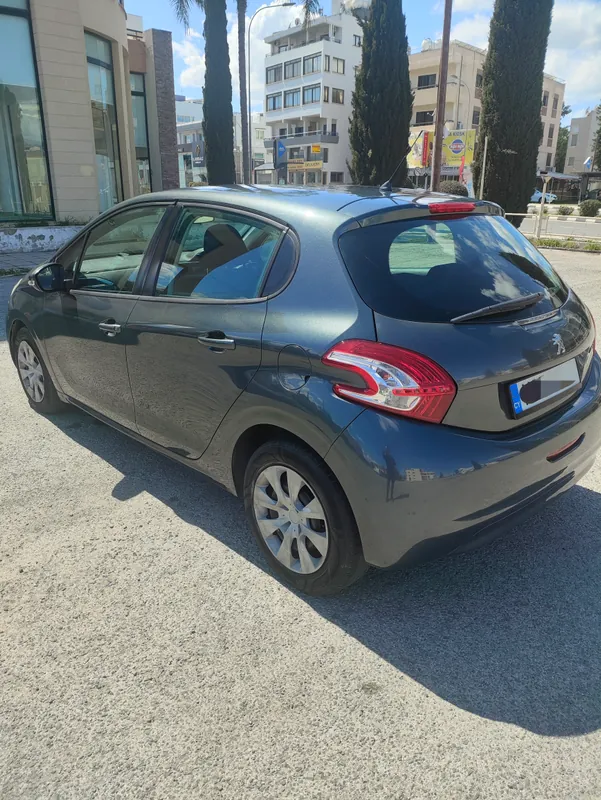 Peugeot 208 2013