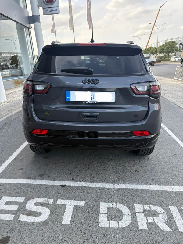 Jeep Compass 2025
