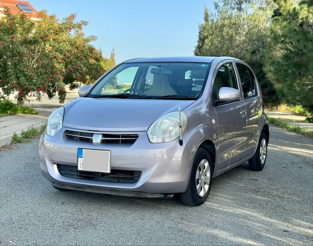 Toyota Passo 2011